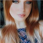 Psicóloga imparte clases a niños de todas las edades